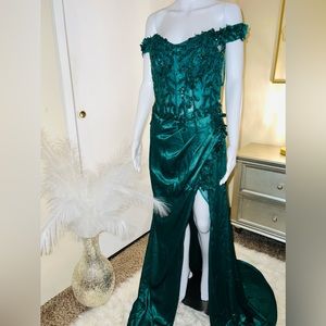 Beautiful green dress just wear it once for a weeding.